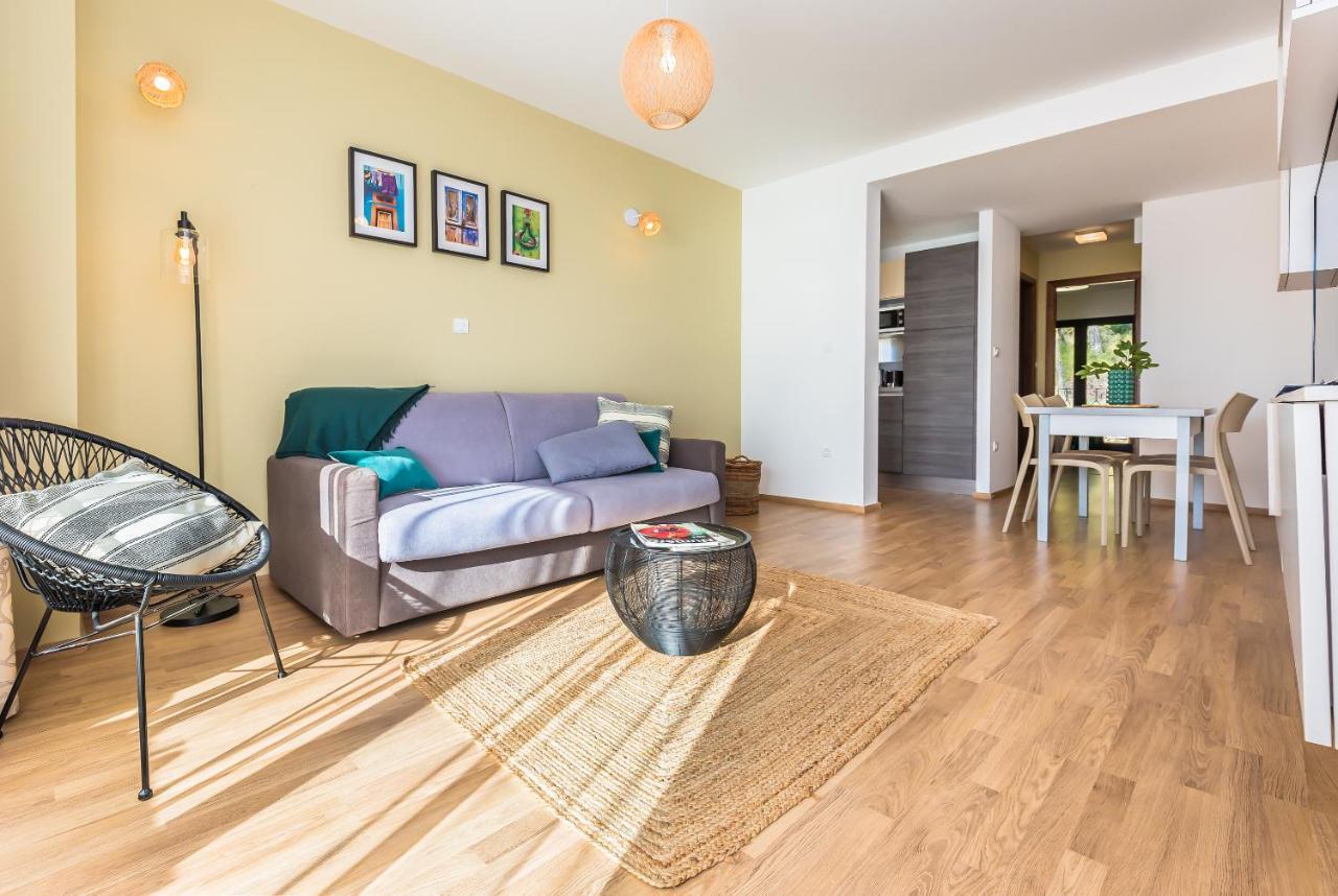 Reana Apartment *